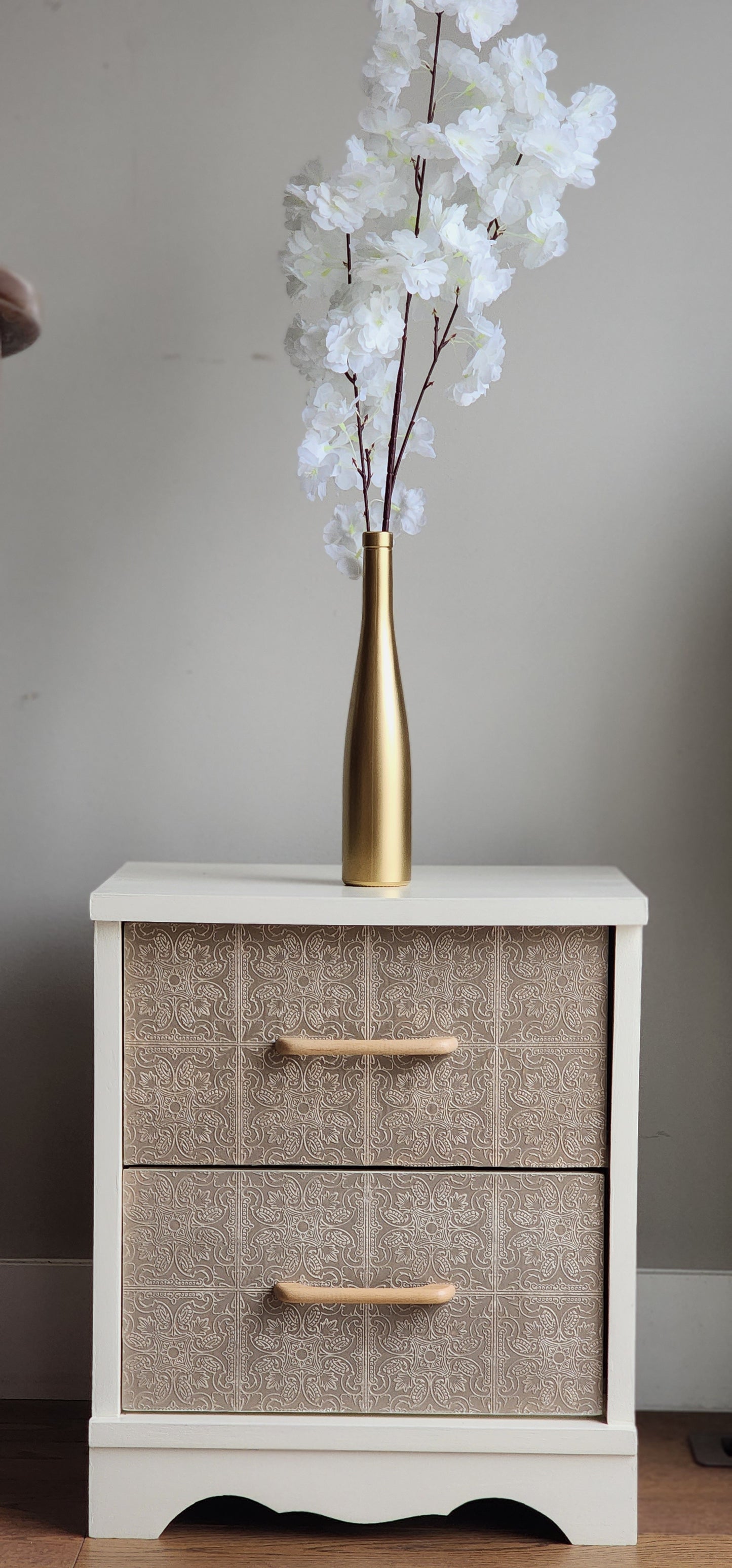 Modern Golden Vase (1 Piece)