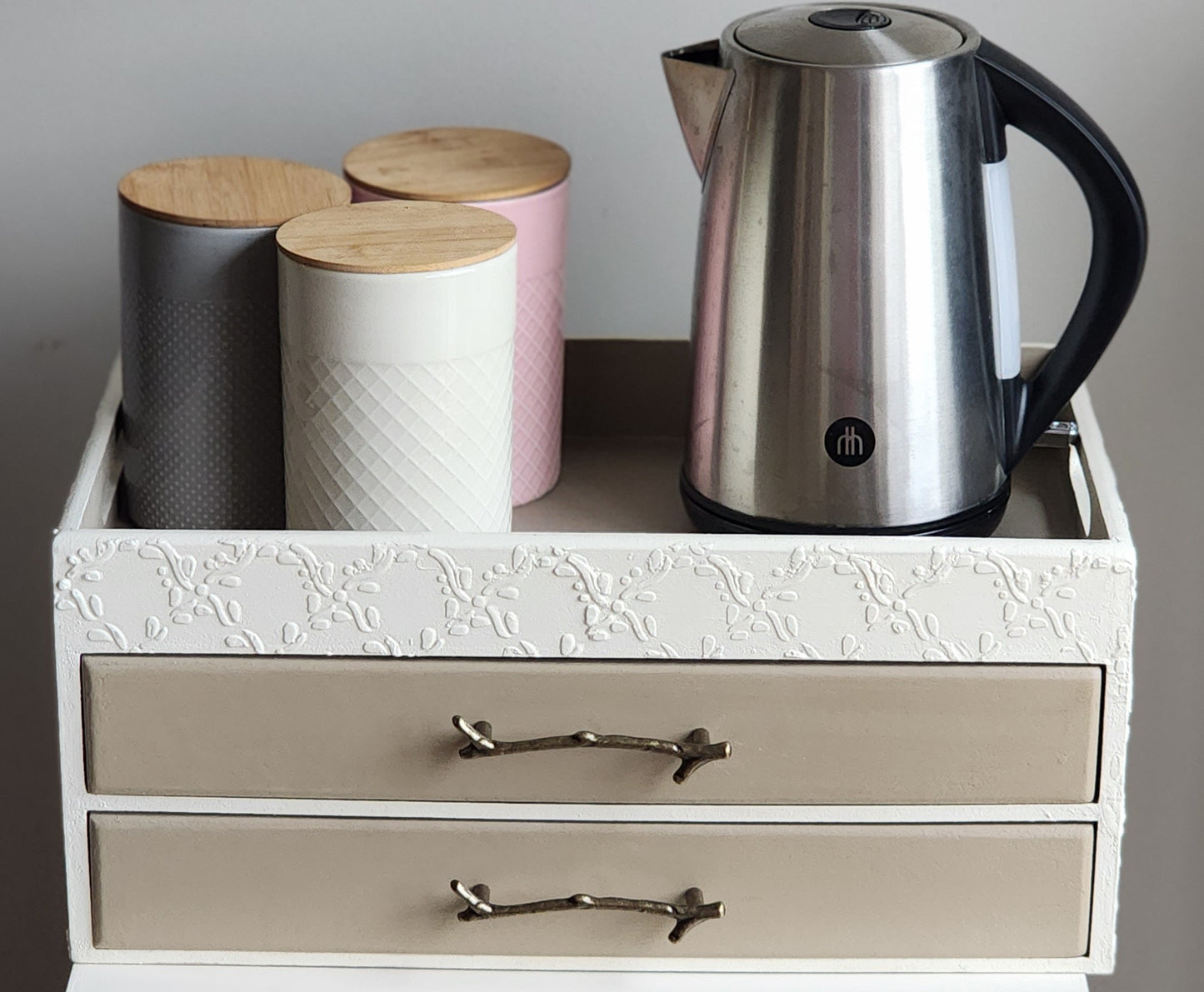 Chiffon White Coffee Corner