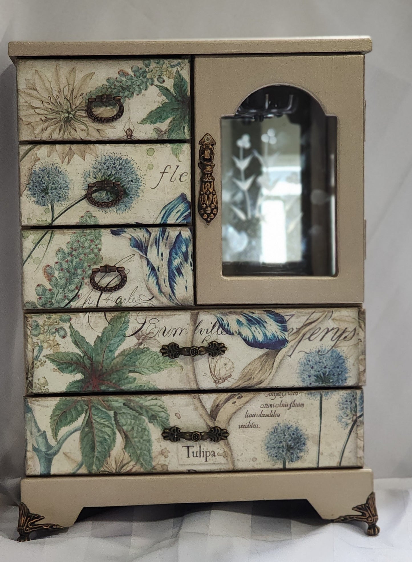 Champagne Jewelry Box