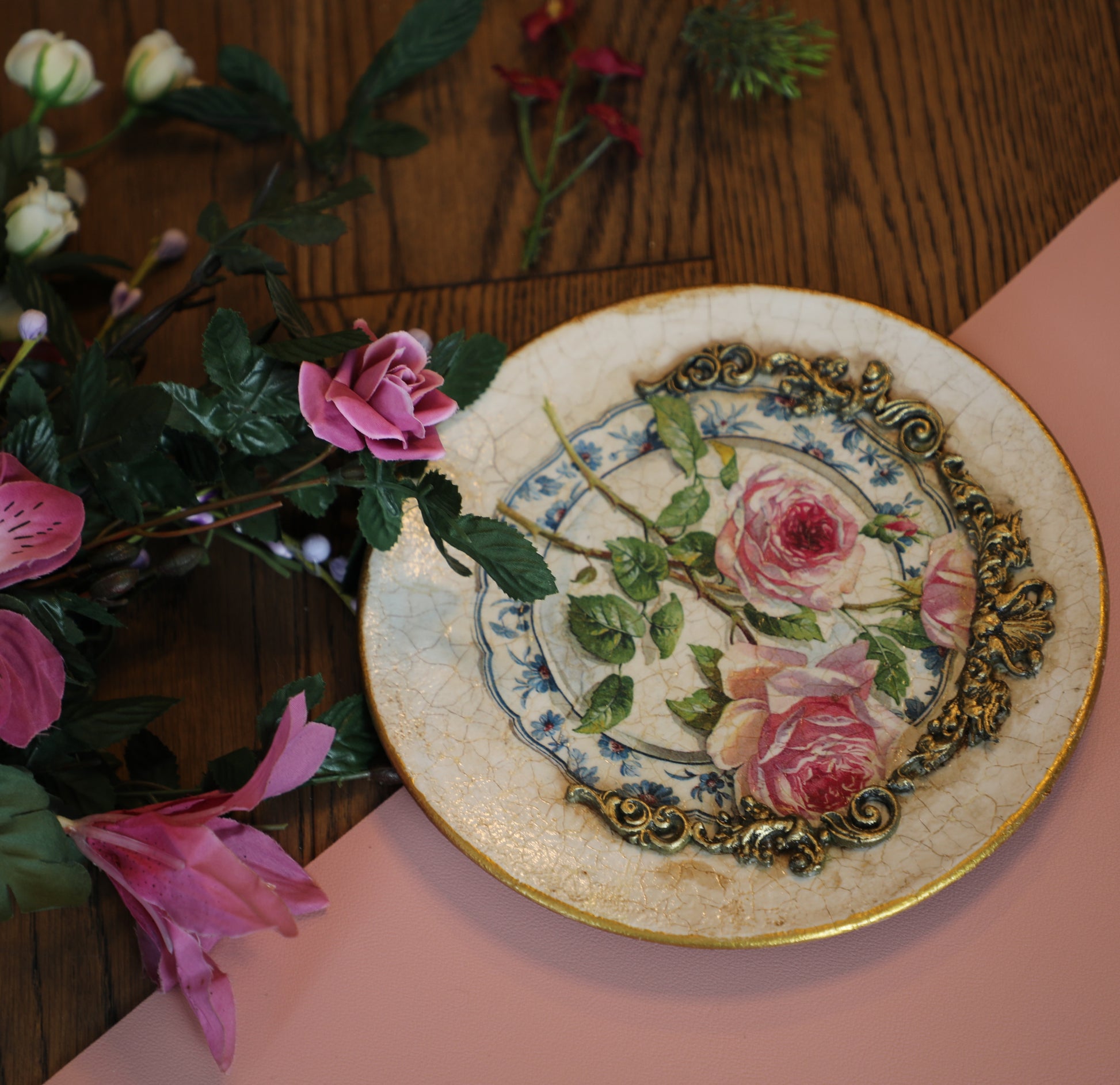 Vintage Floral Plate Decorative Plate - Laila Beauty Care Decorative Plate