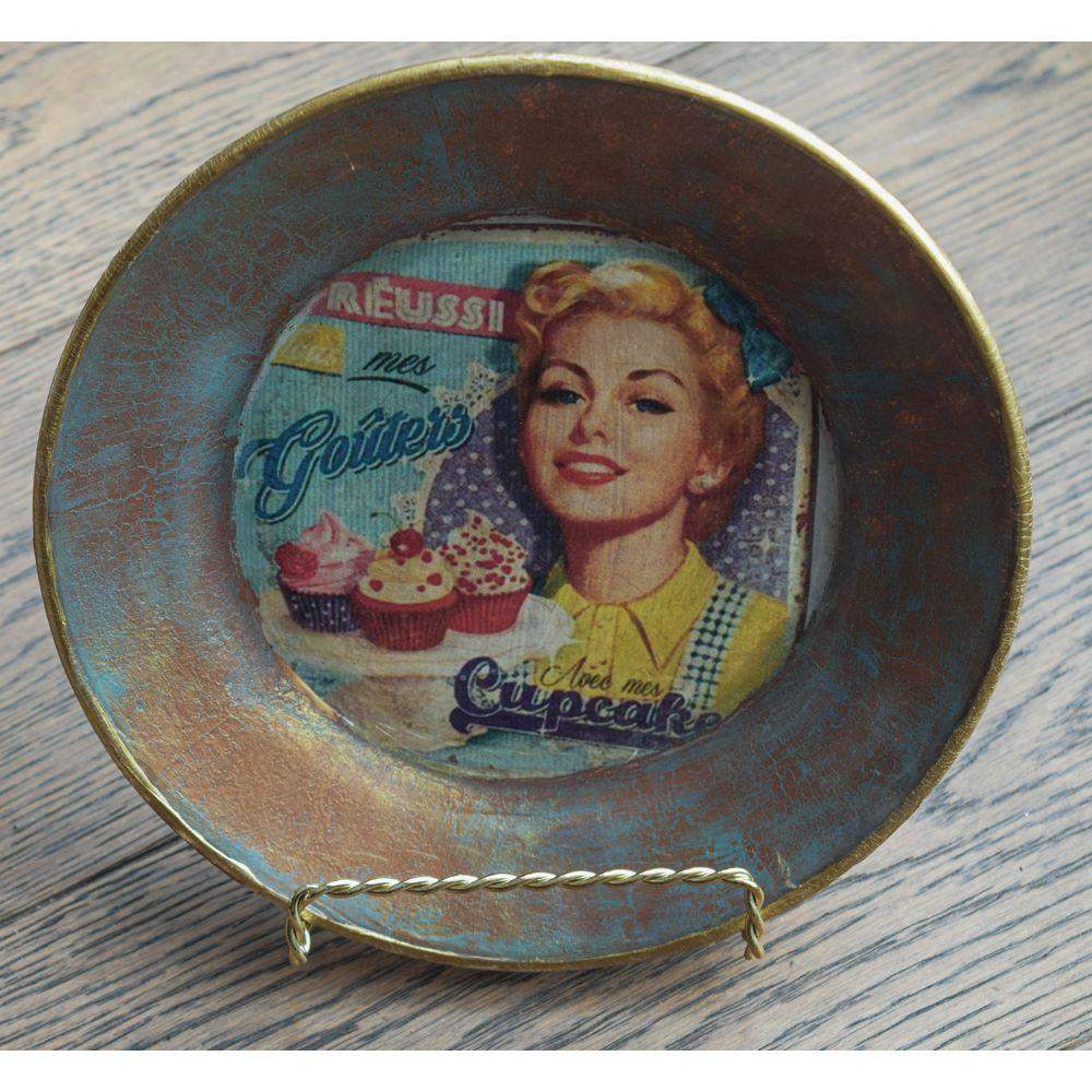 Vintage Golden Edged Plate - Woman Decorative Plate - Laila Beauty Care Decorative Plate