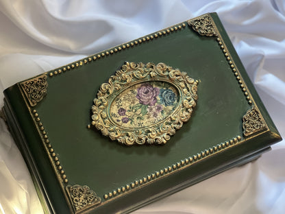 Luxurious Pine Jewelry Box